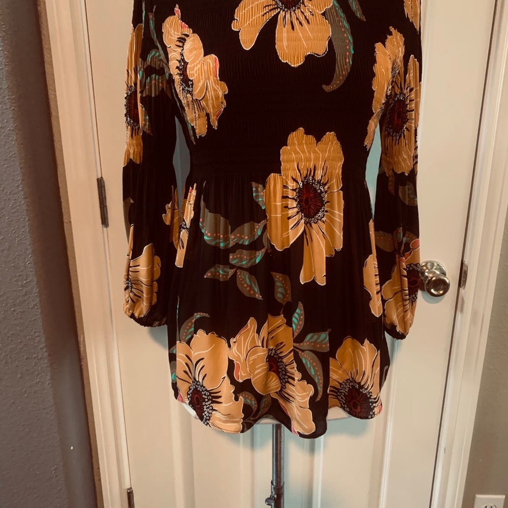 NWT Top Size M